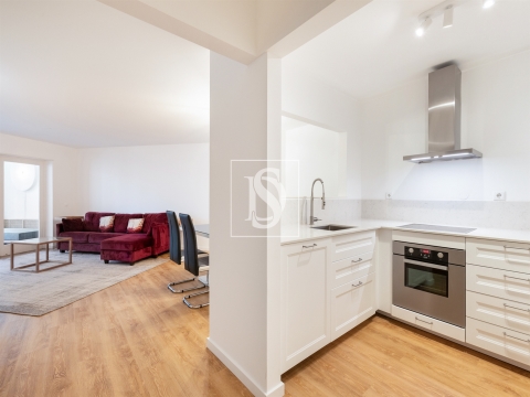 Apartamento T1 para venda mobiliado em Cascais com piscina e jardim